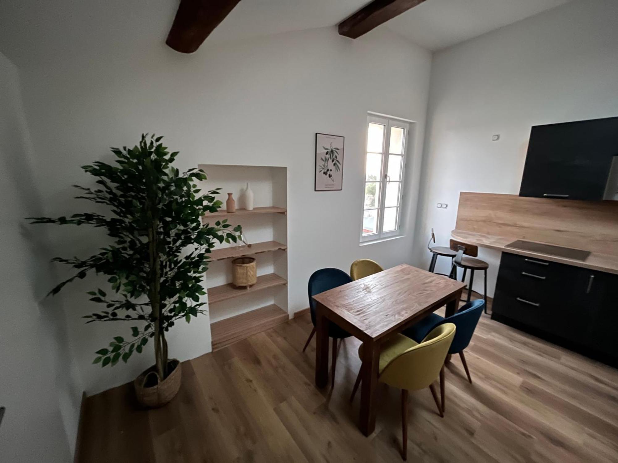 Appartement Louis Xiii, Le Somail. Ginestas